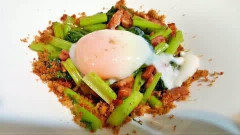 Huevo con verduras en O Bo Paladar, Cambados
